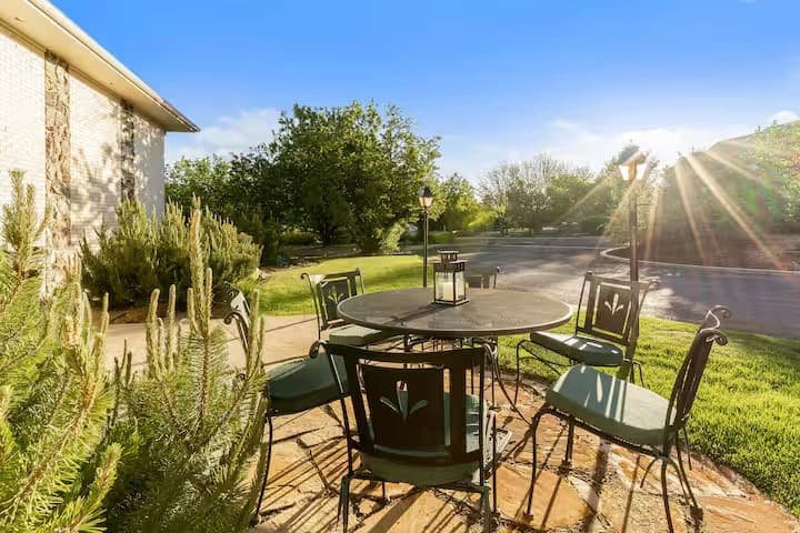 Flagship Psilocybin Retreat (2 Journeys)